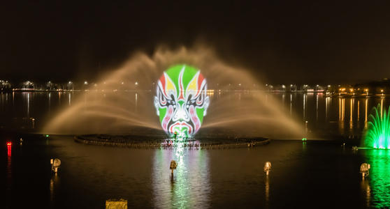 景区文旅夜游的新网红项目裸眼3D水幕电影水上投影设备