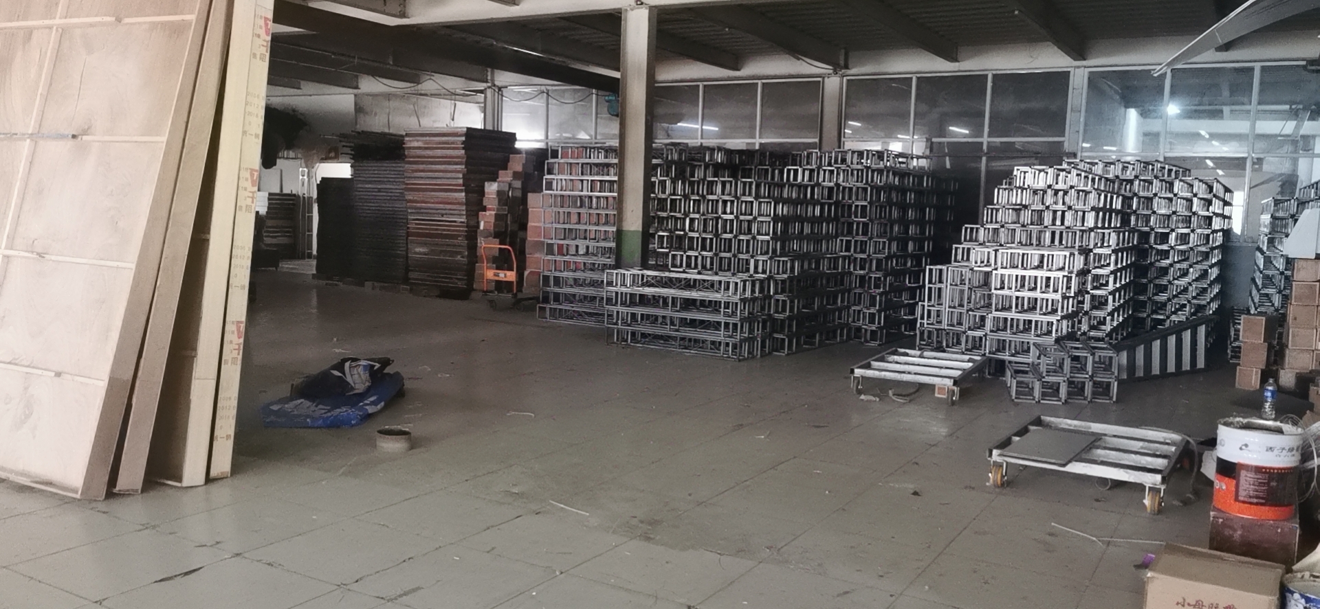 自有木工工厂，AV设备，各种活动搭建物料