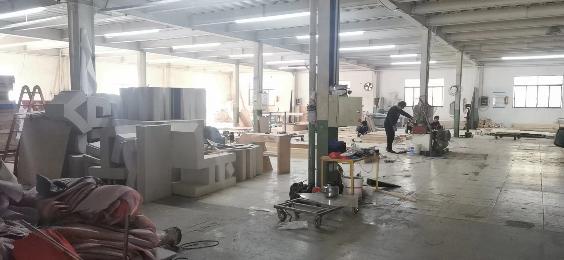 自有木工工厂，AV设备，各种活动搭建物料