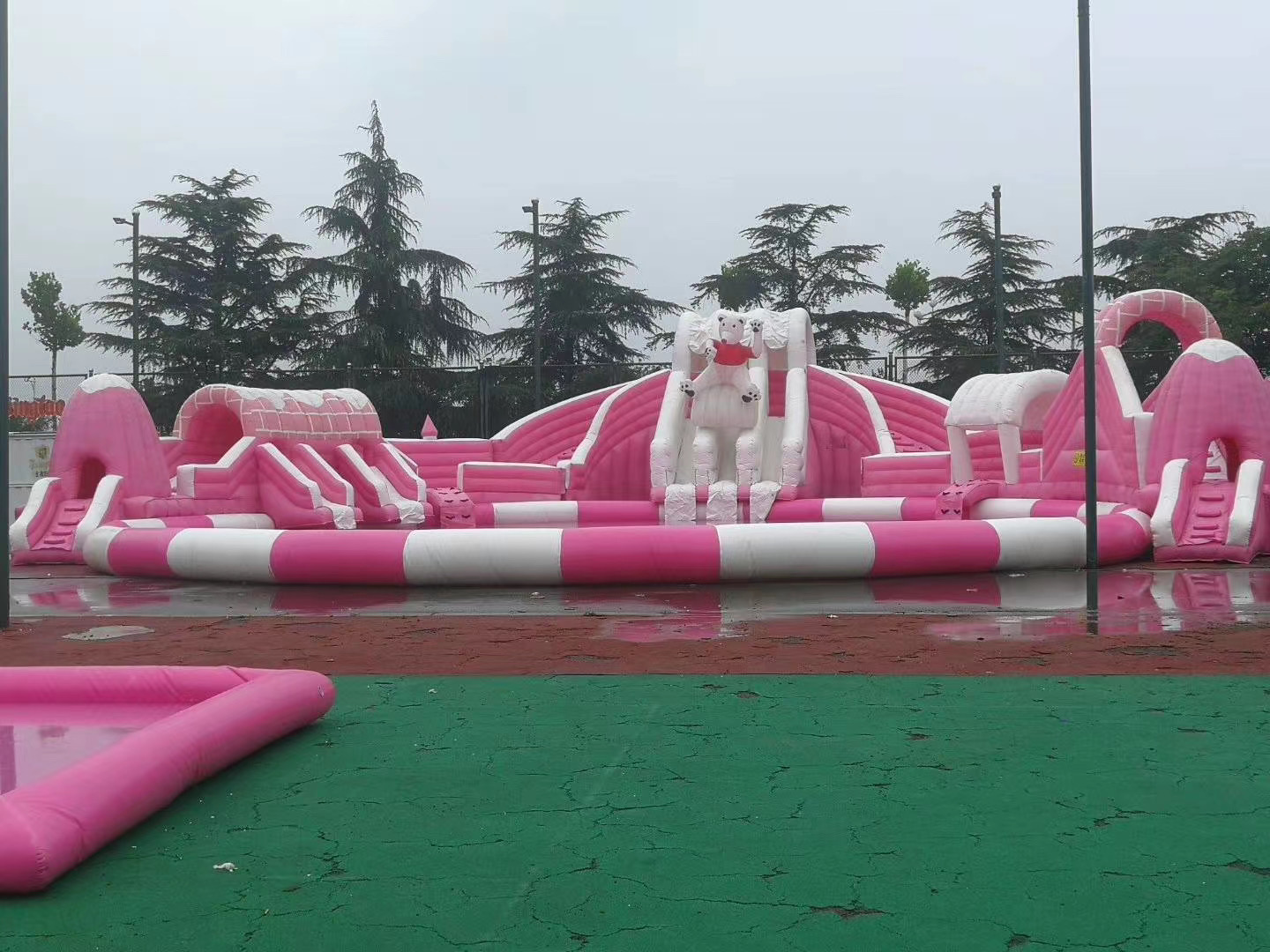 新款水上乐园粉色冰雪世界粉色水上冲关出租粉色滑道粉滑全城租赁