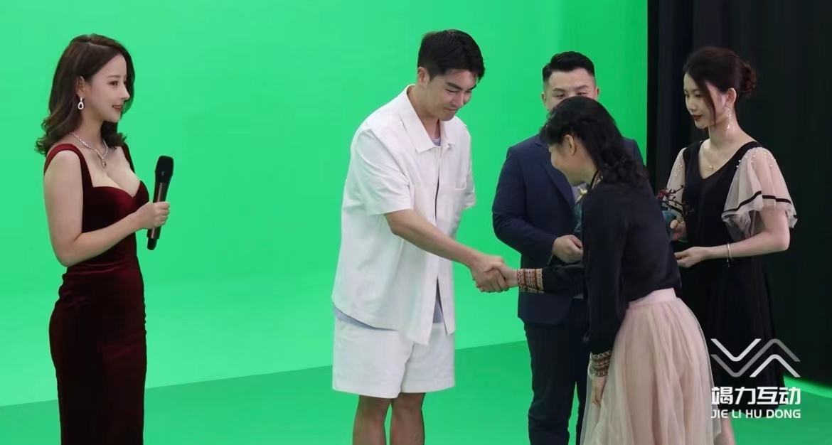 像素造影——伊芙泉美妆虚拟直播线上发布会