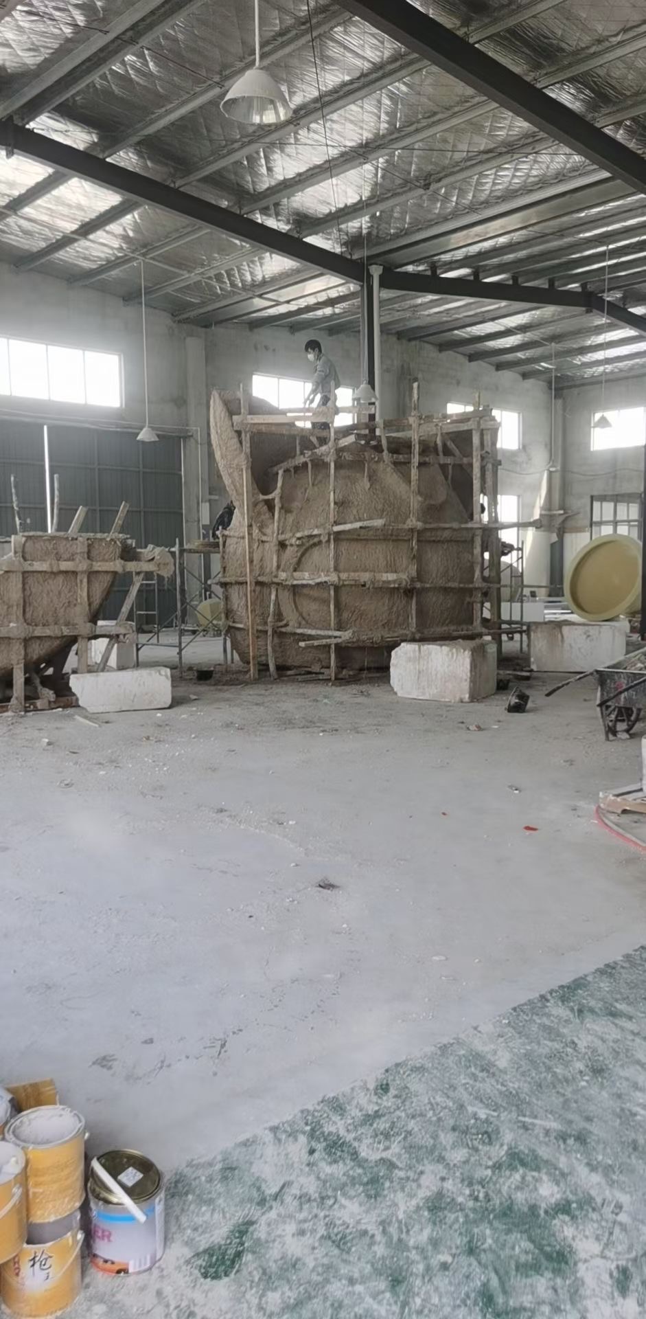 户外广场大型摆件商场开业ip吉祥物玻璃钢雕塑美陈布置