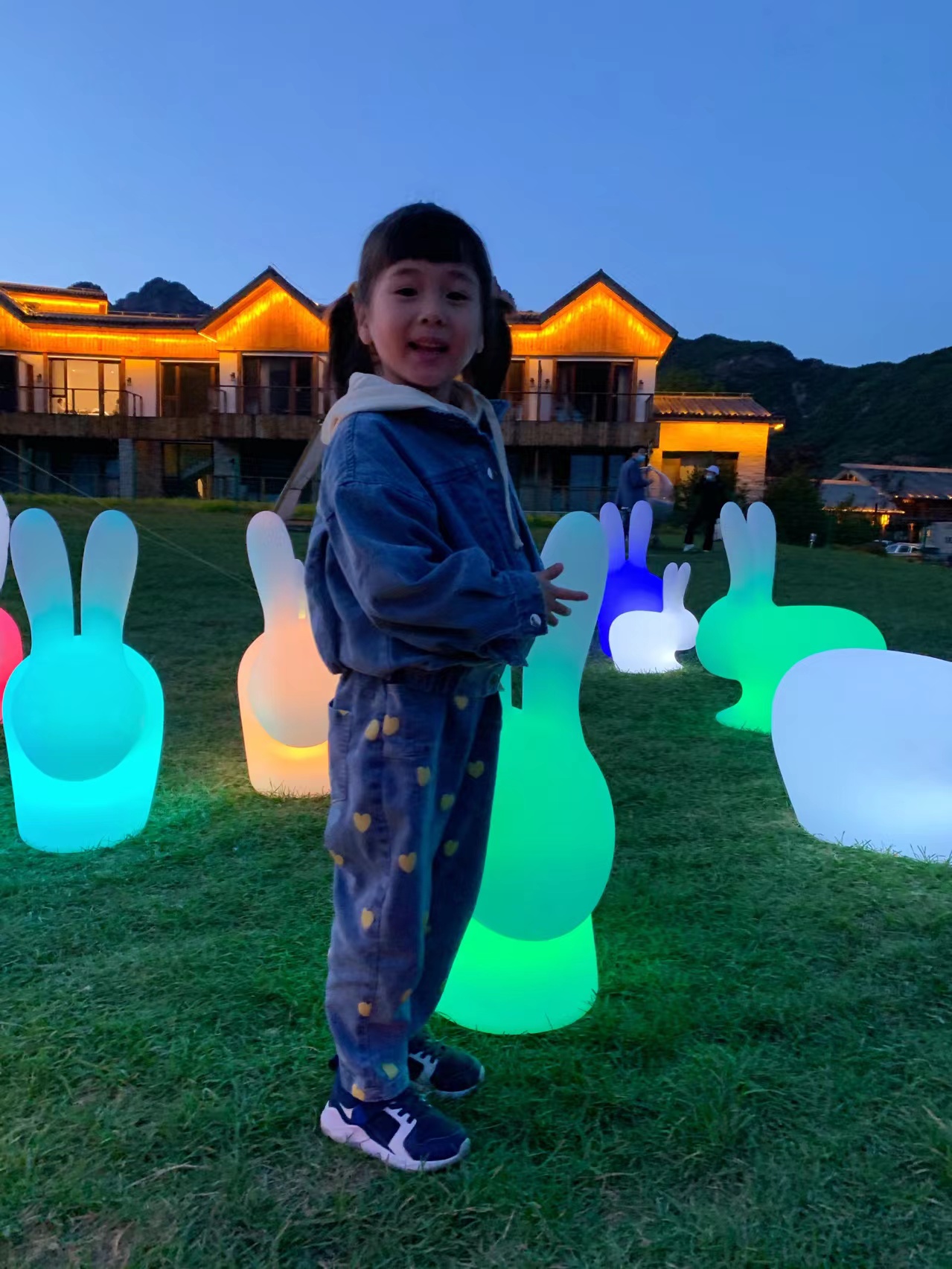 中秋来临，发光月兔，超大兔子气模