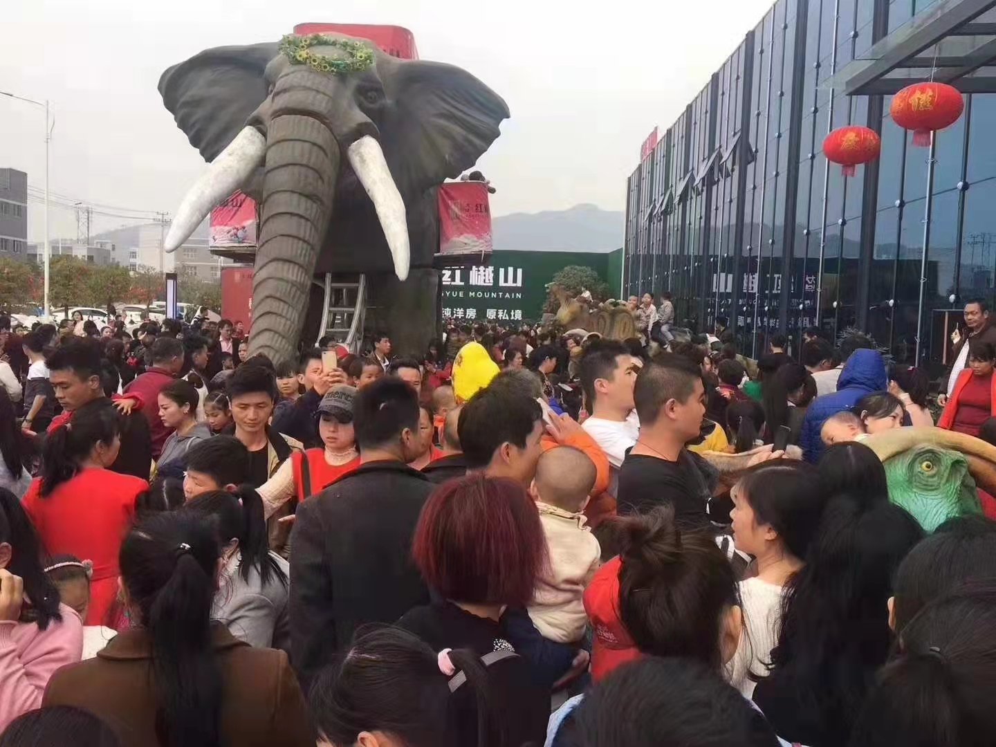 机械大象巡游机械大象大象全国租赁