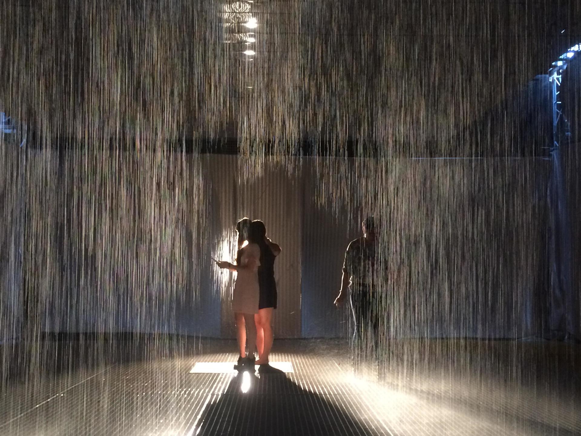上海卓翊——大型雨屋设备租赁智能感应雨屋体验浪漫雨屋娱乐设备厂家出售出租