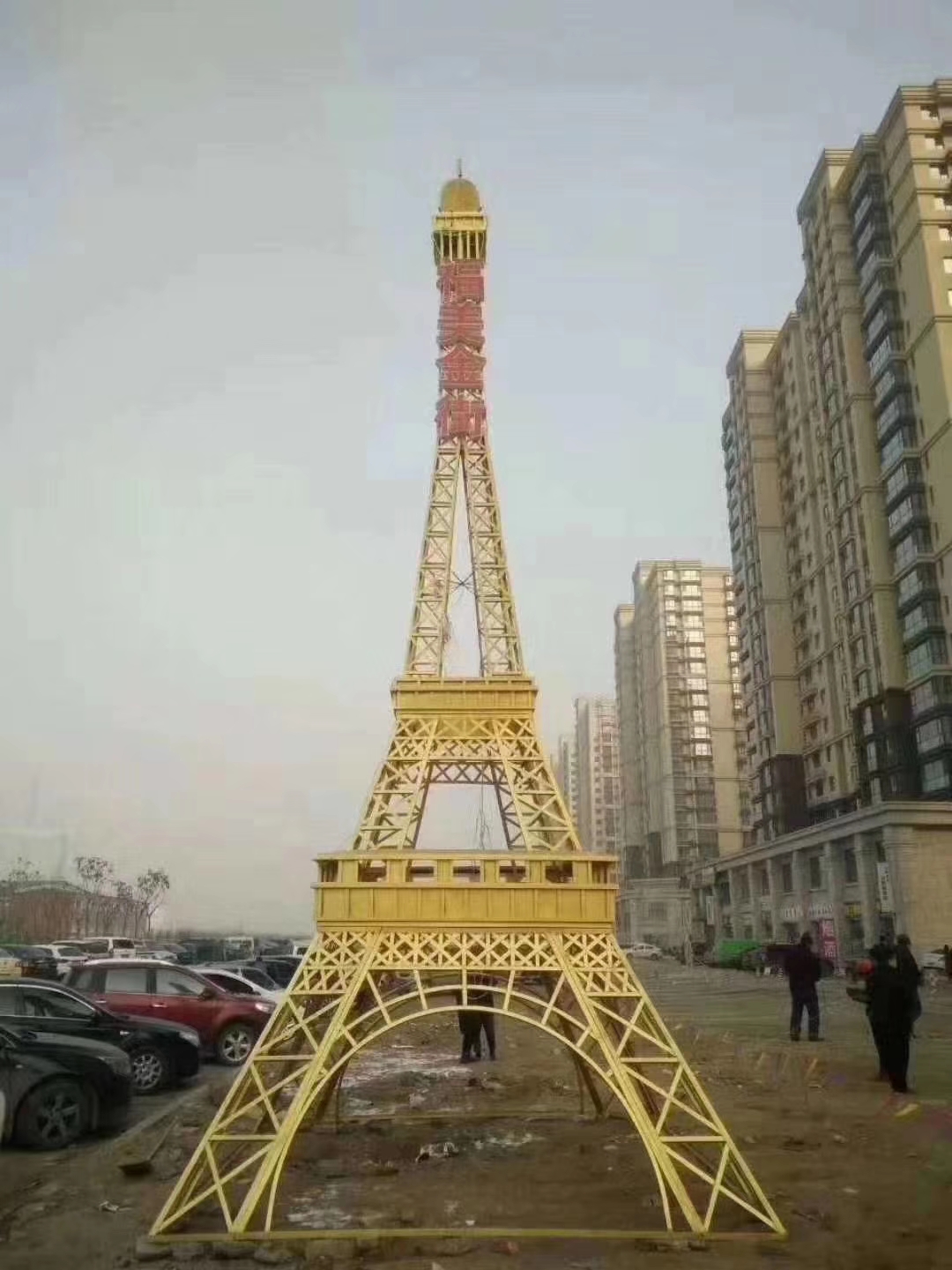灯光金字塔