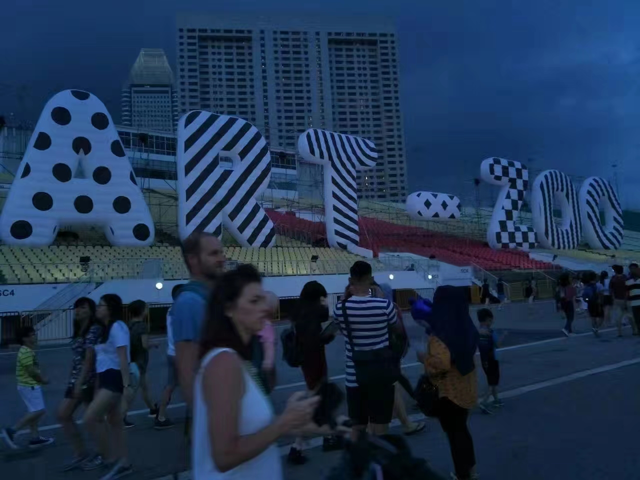 巨型卡通气模