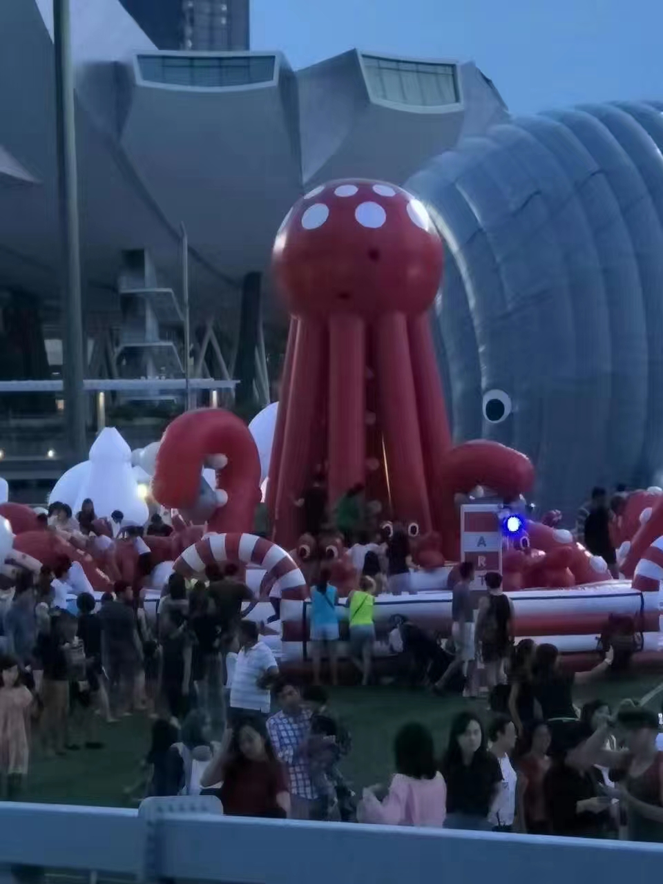 巨型卡通气模