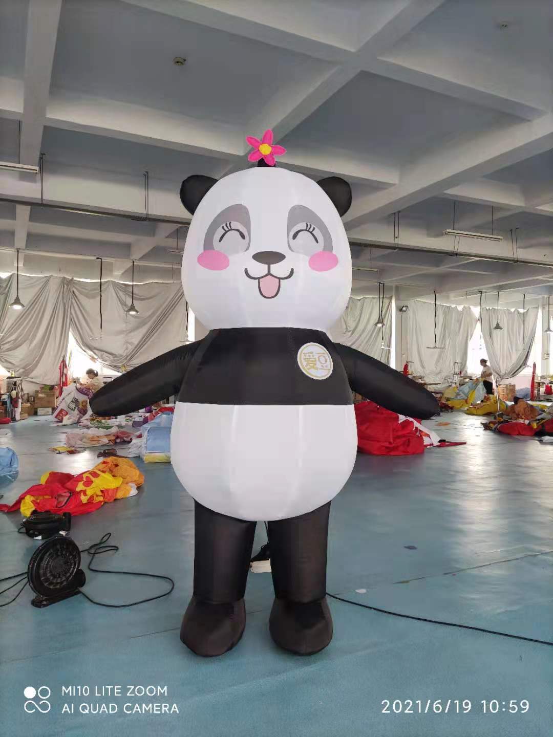 充气熊猫气模定制拱门大型卡通动物爬墙商场装饰灯光景区活动宣传