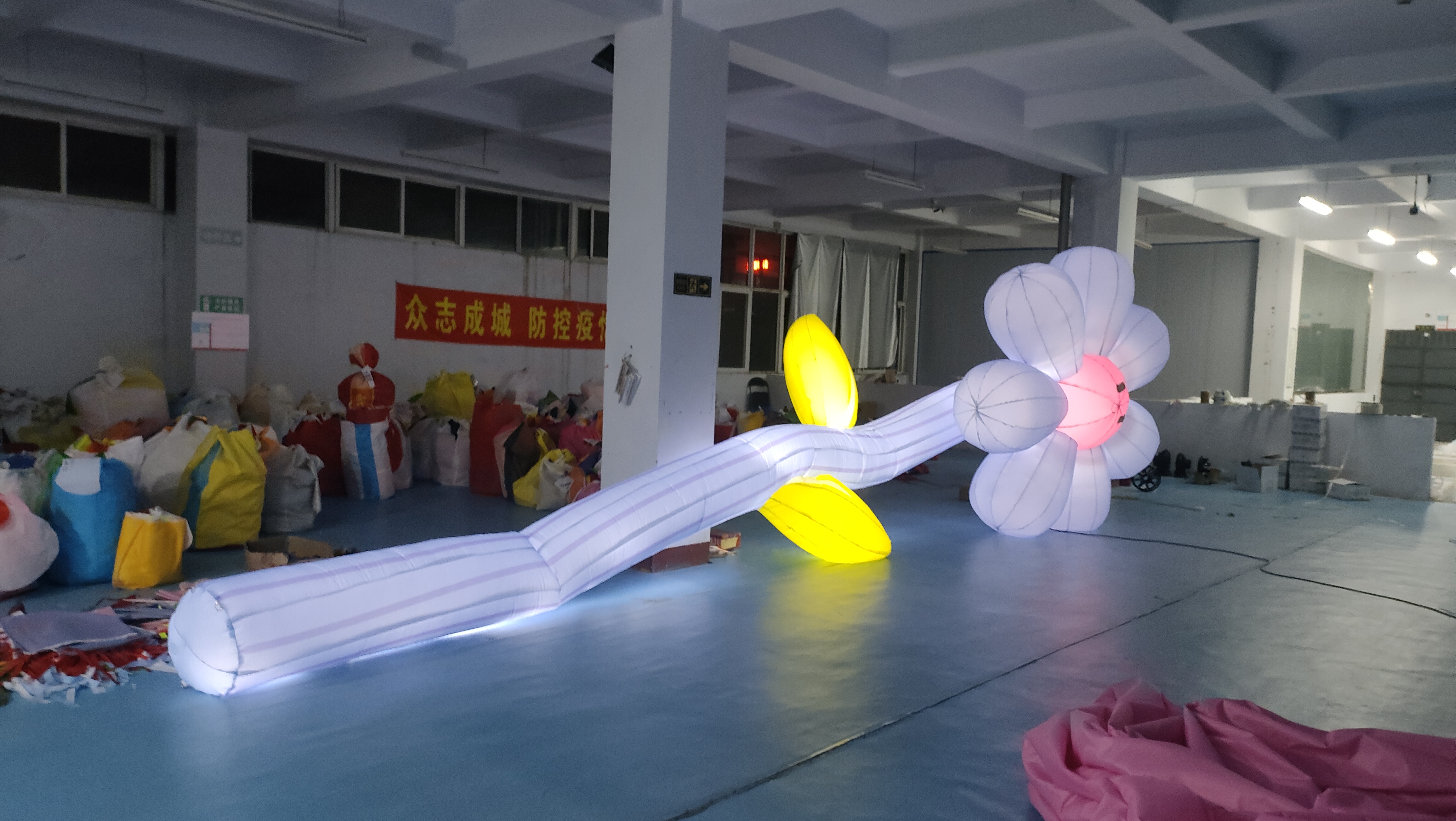 充气花朵气模定制卡通人偶发光花模型蘑菇加灯光景区大型活动宣传