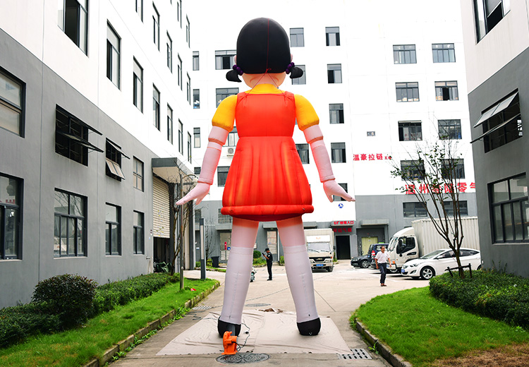 IP卡通造型气模——鱿鱼游戏