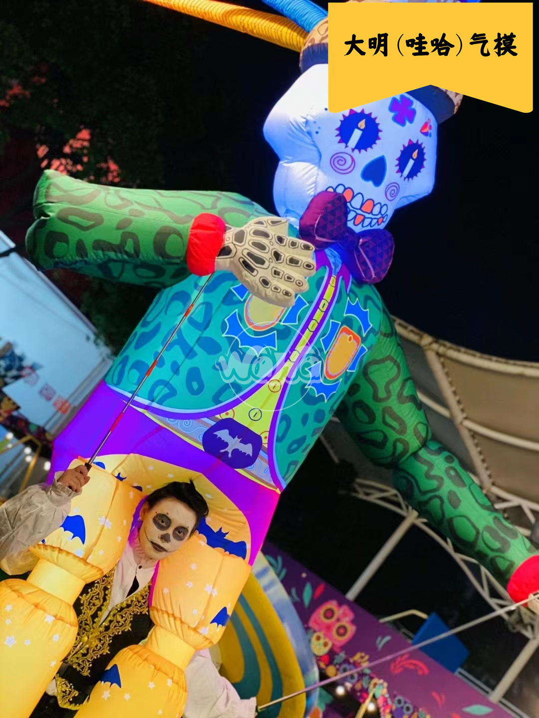 炸街的万圣节活动中少不了的商演以及互动演出气模道具人背木偶