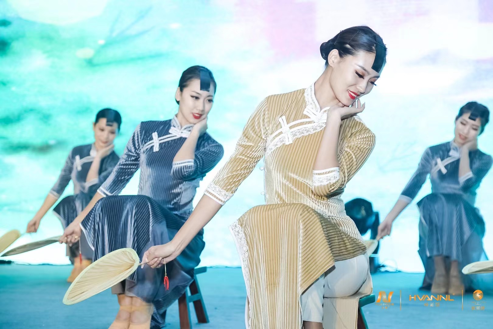 旗袍舞蹈（晨光曲）