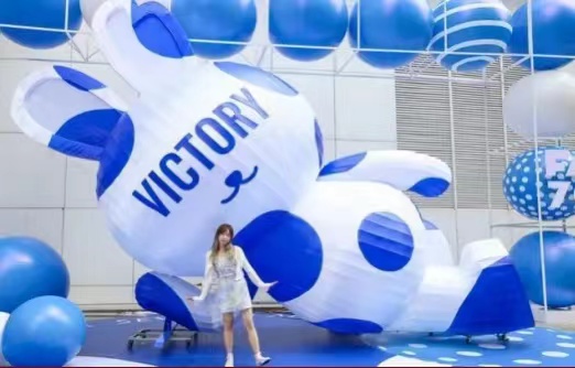 兔年美陈花灯彩灯工艺彩色兔子吉祥物创意商场室内外