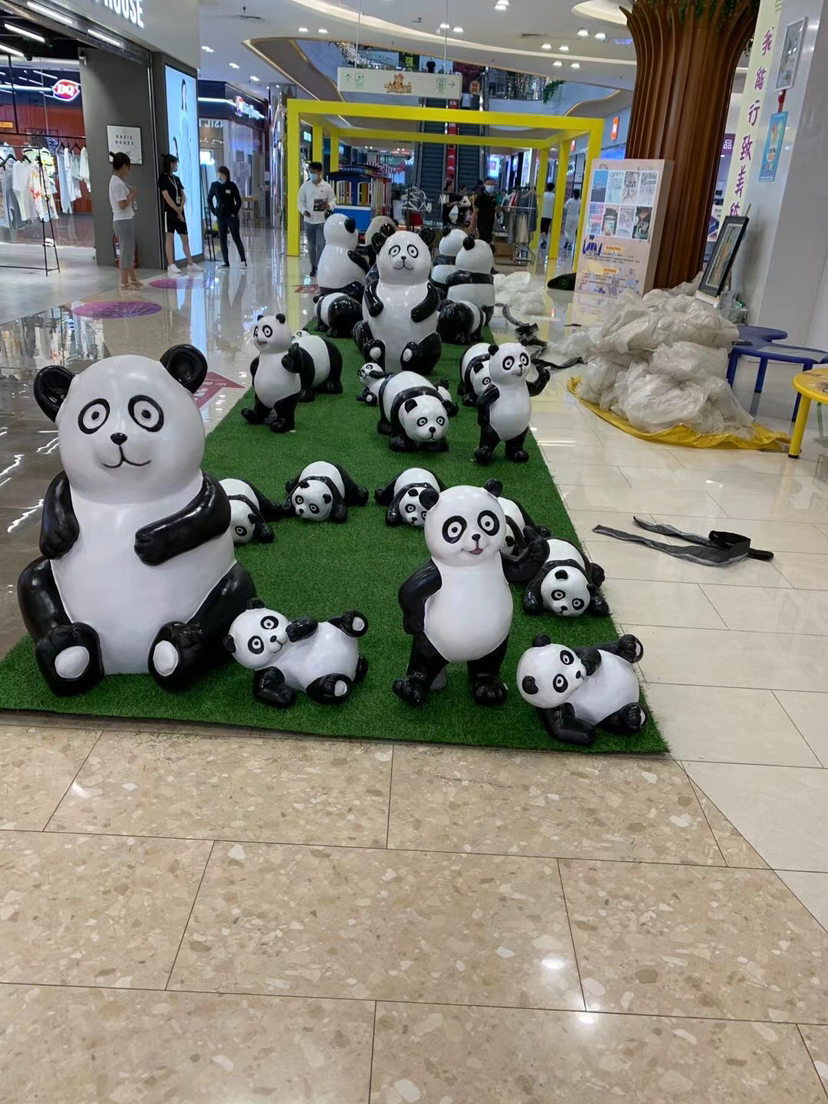 玻璃钢熊猫展IP互动打卡拍照