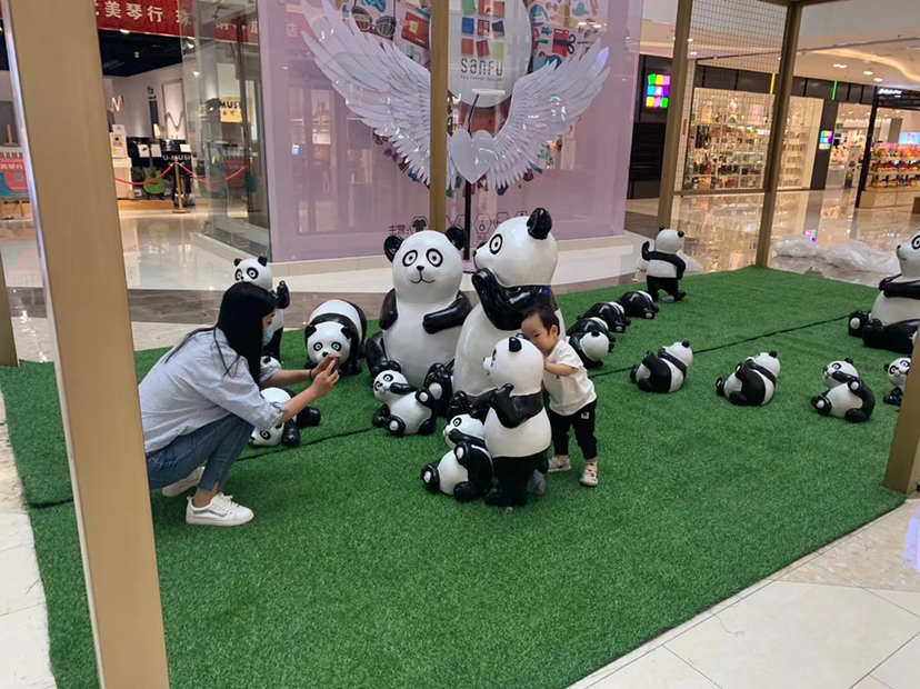 玻璃钢熊猫展IP互动打卡拍照