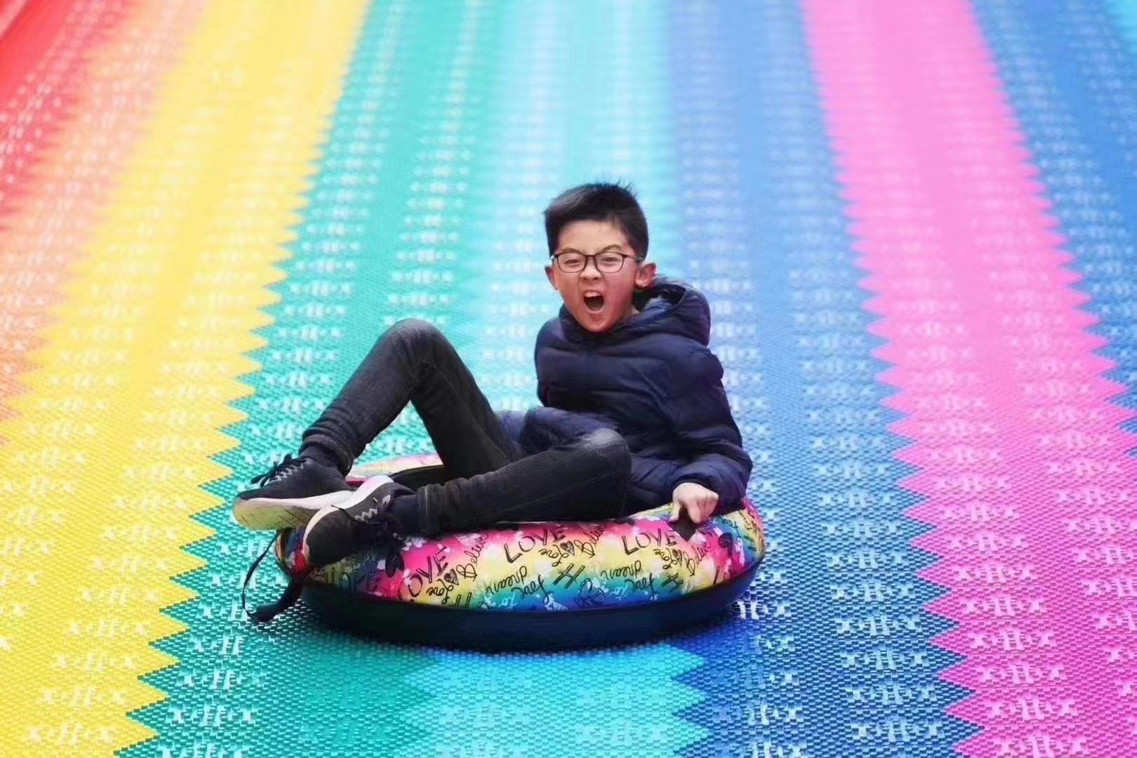 旱冰滑道彩虹滑道儿童游乐互动引流