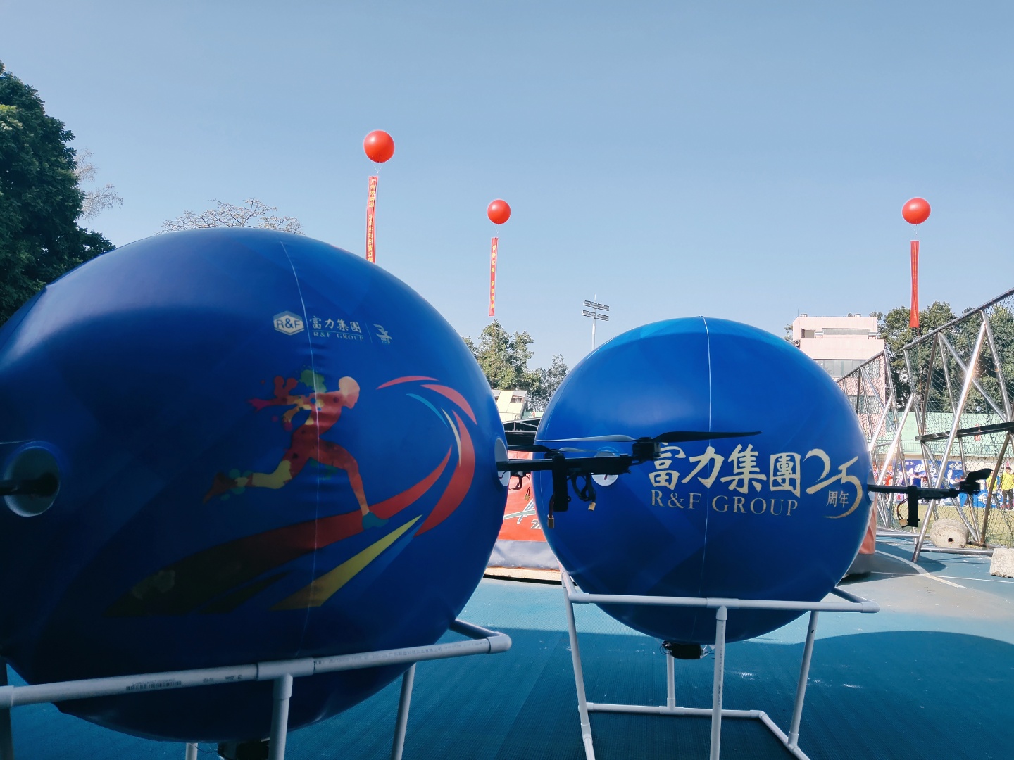 科技飞行球表演