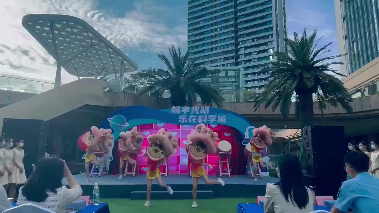瑞狮鸣潮开场秀