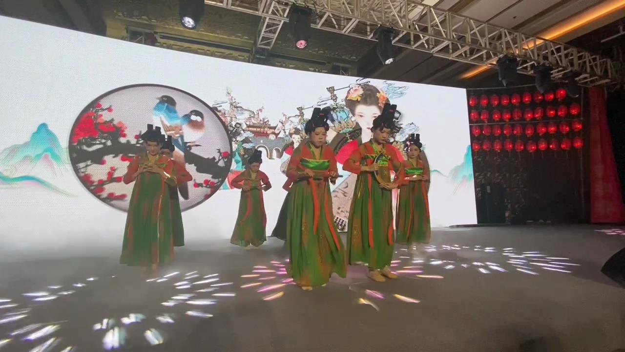 舞蹈《唐宫夜宴》
