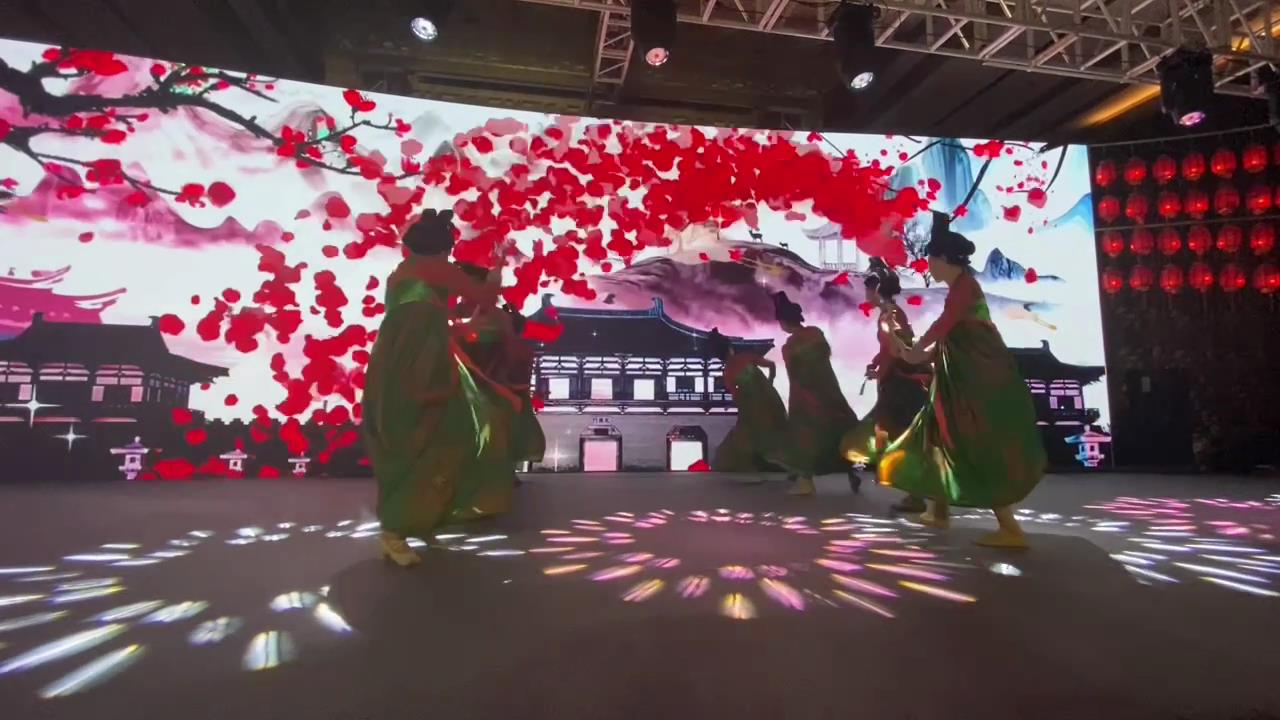 舞蹈《唐宫夜宴》