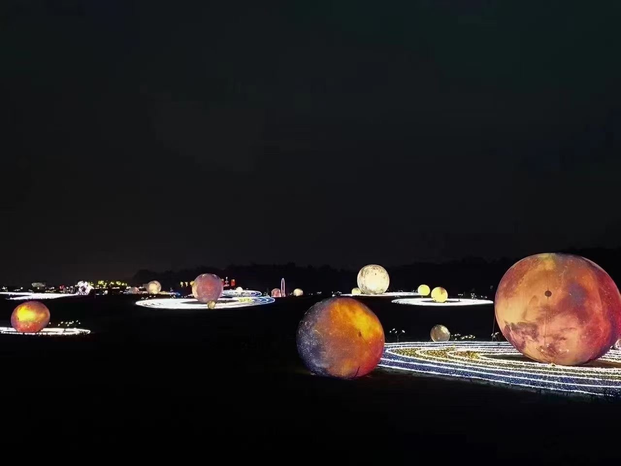 梦幻星球灯光节