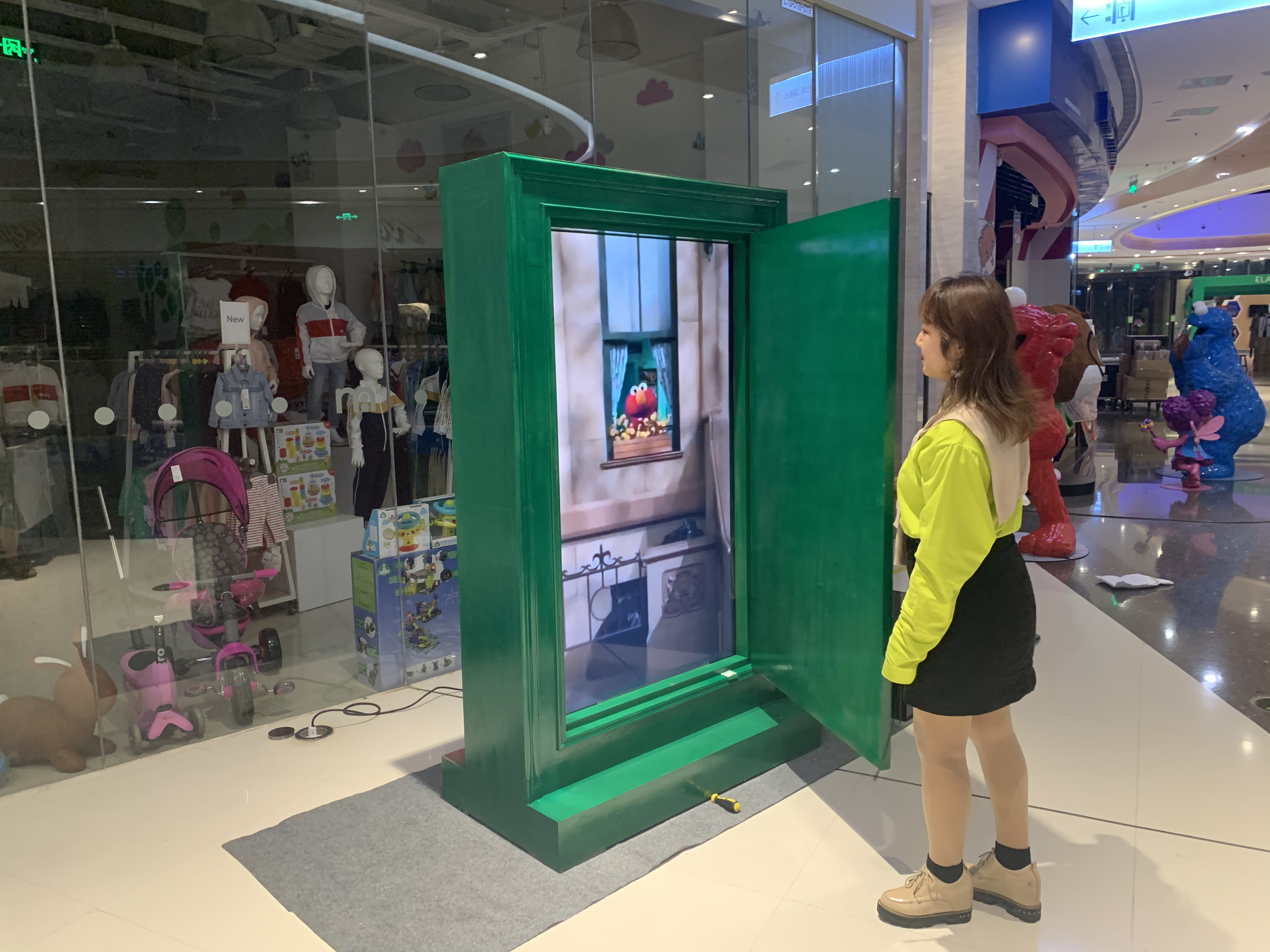 任意门互动道具时空之门