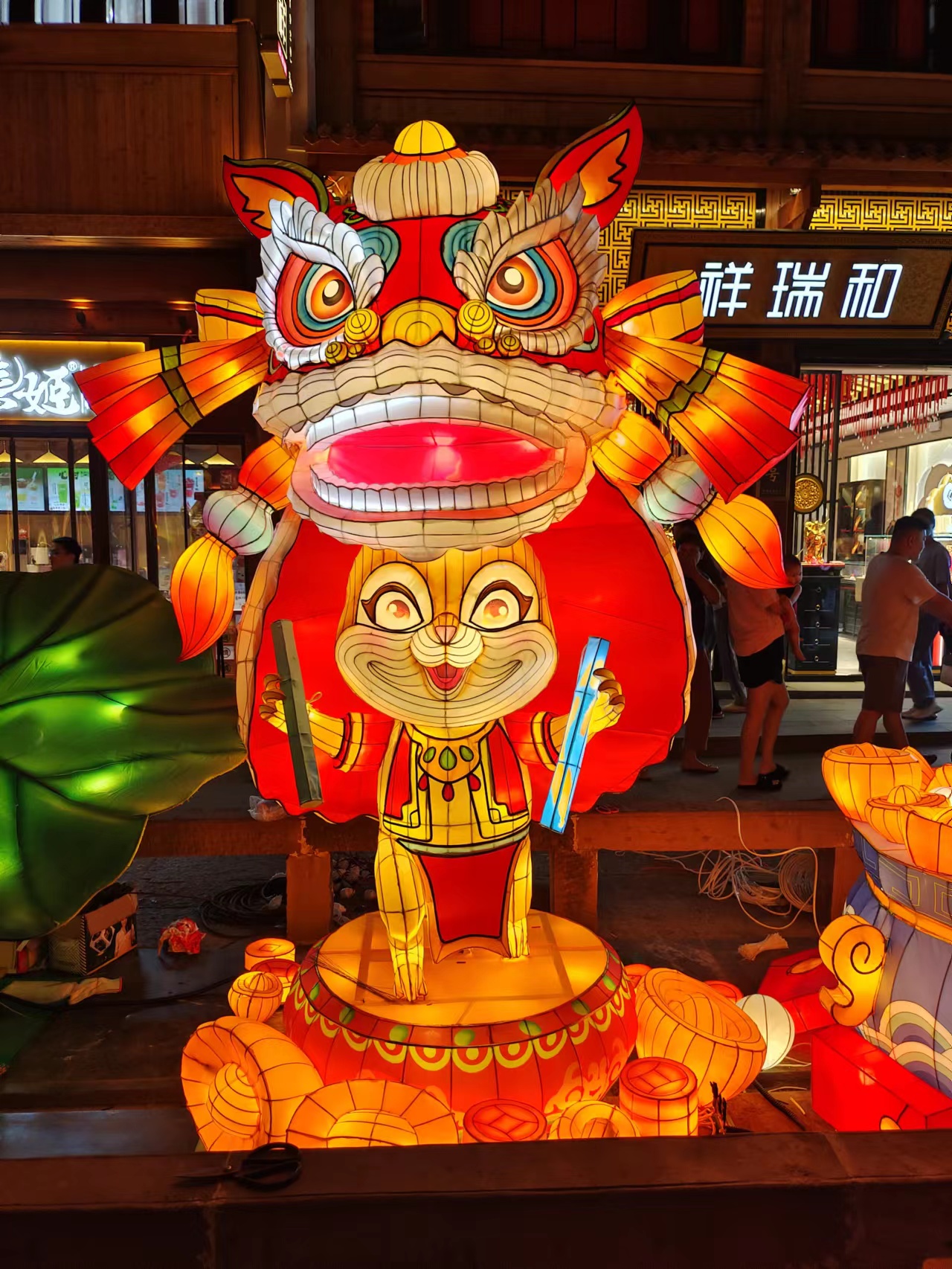 迎春花灯造型