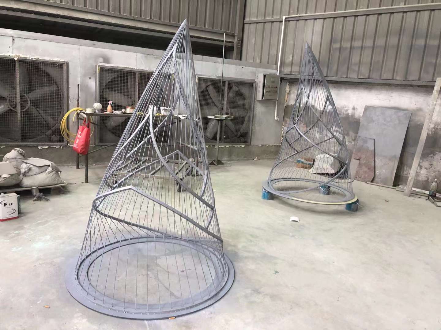 日照古城景观 不锈钢灯光竹笋雕塑 镂空植物笋雕塑定制