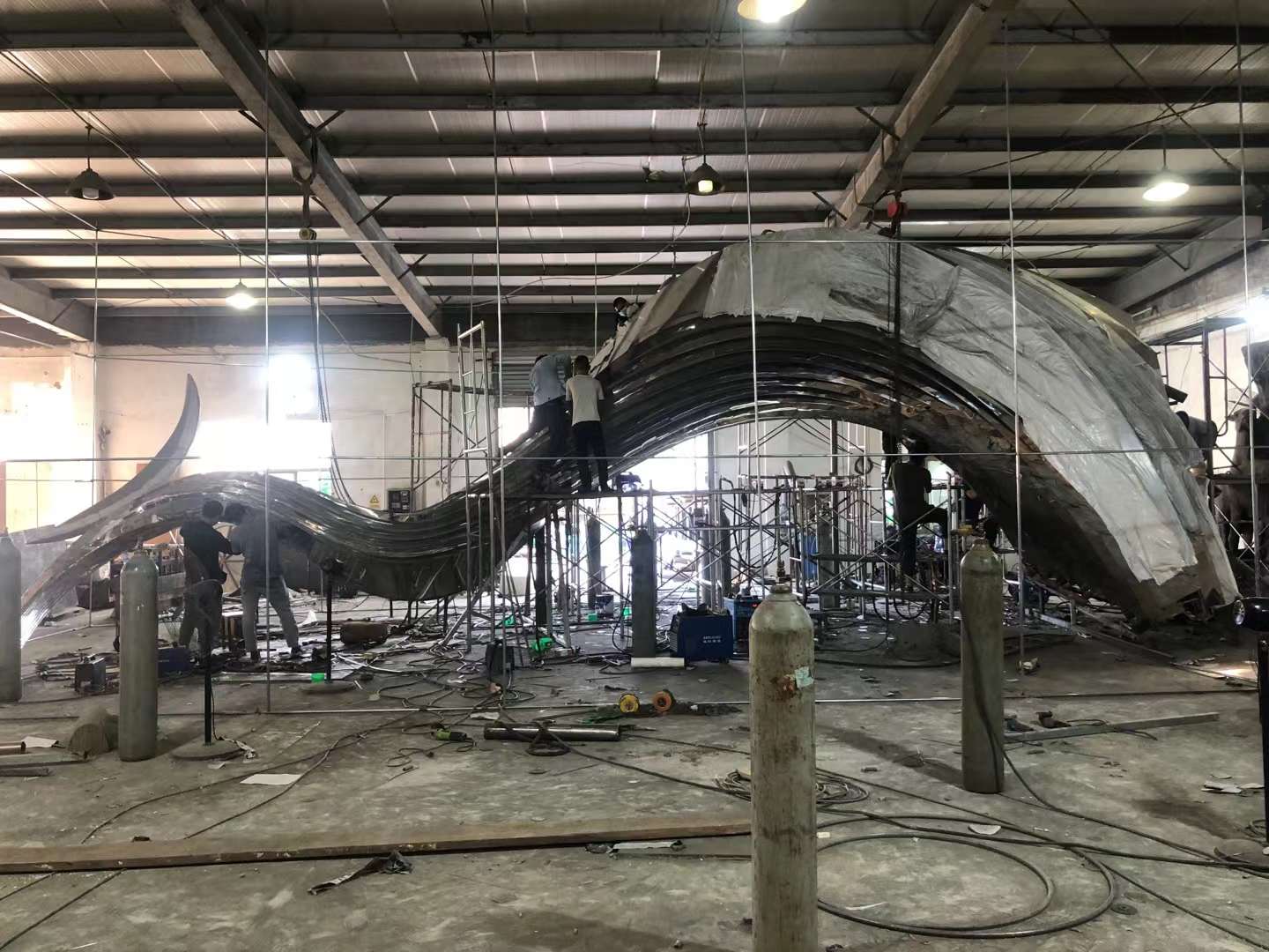潍坊凤凰广场 不锈钢镜面凤凰雕塑 抽象艺术雕塑摆件