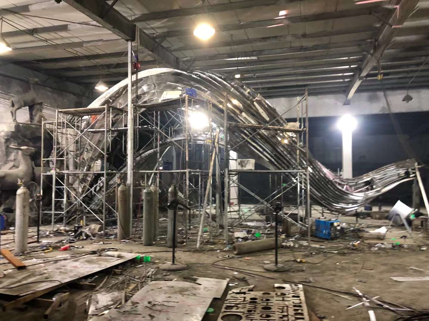 潍坊凤凰广场 不锈钢镜面凤凰雕塑 抽象艺术雕塑摆件