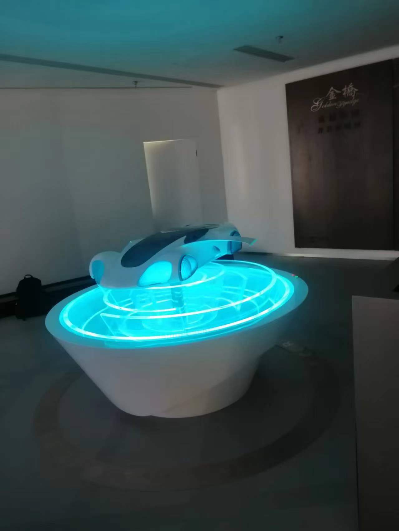 合肥科技展厅 展示不锈钢汽车雕塑 灯光雕塑定制