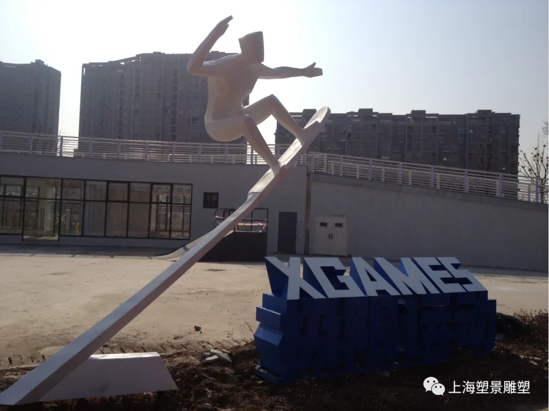 江苏体育公园-球场奔跑者 人物雕塑摆件