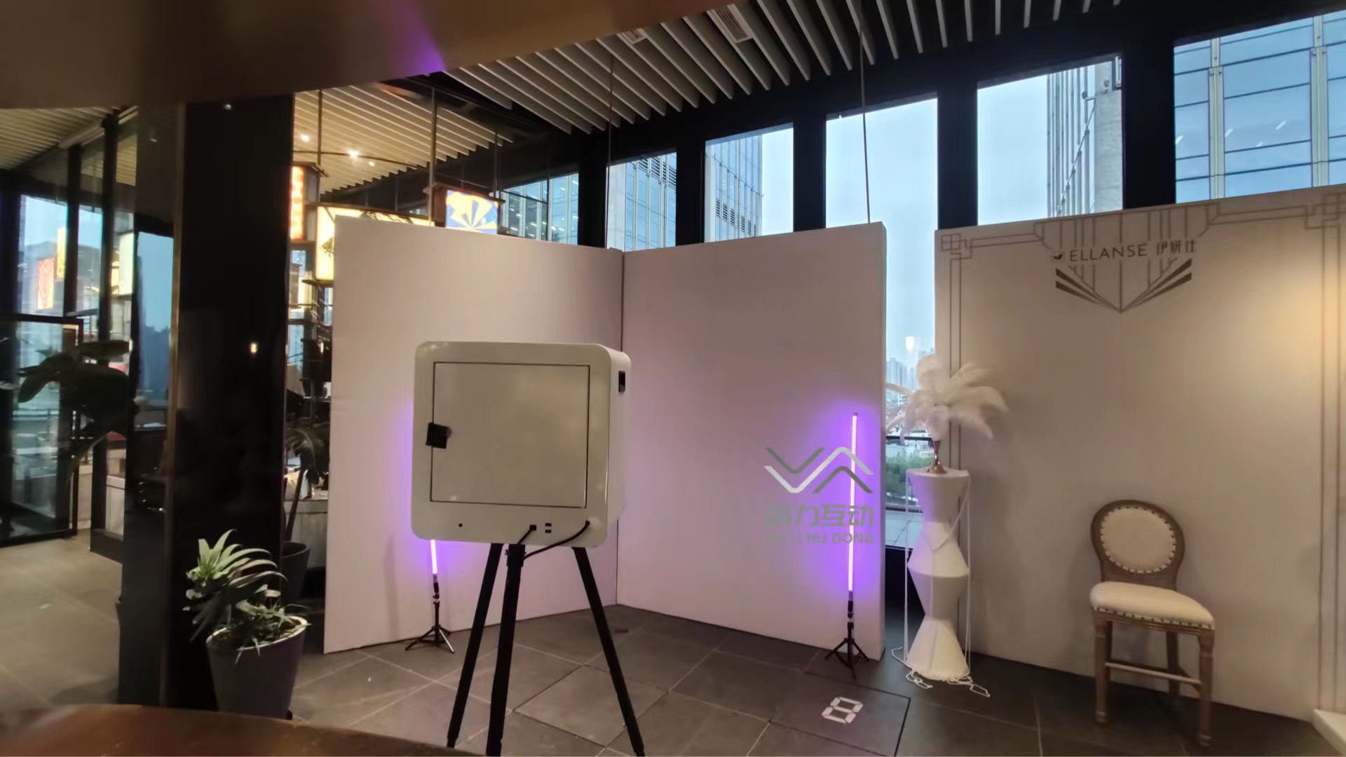 光绘涂鸦签到互动装置企业年会品牌巡展活动