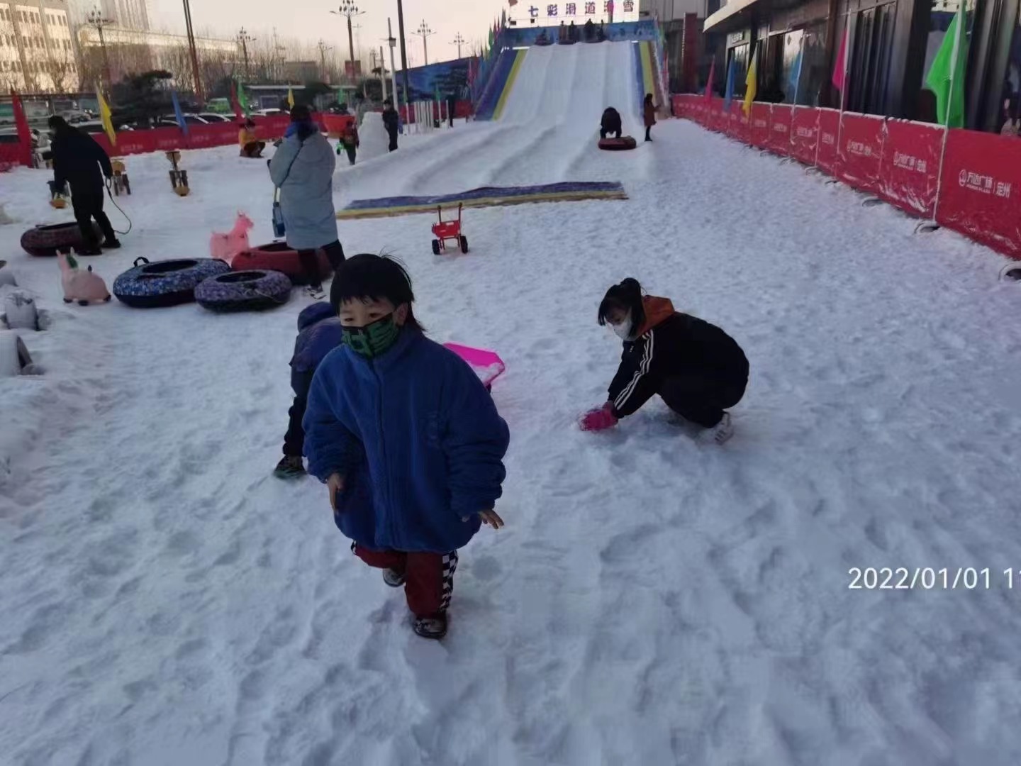大型造雪机出租 大型冰雪节 冰雪主题乐园打造