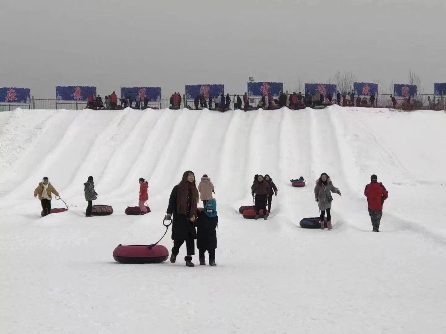 大型造雪机出租 大型冰雪节 冰雪主题乐园打造