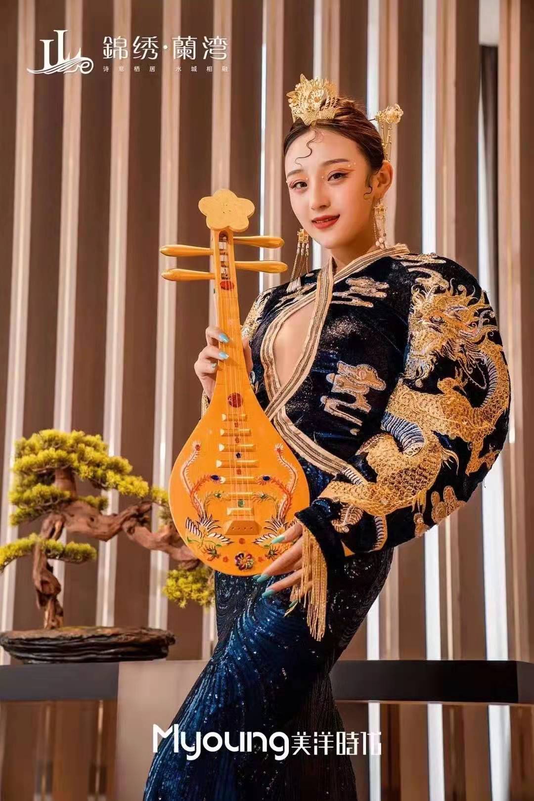 礼仪模特表演