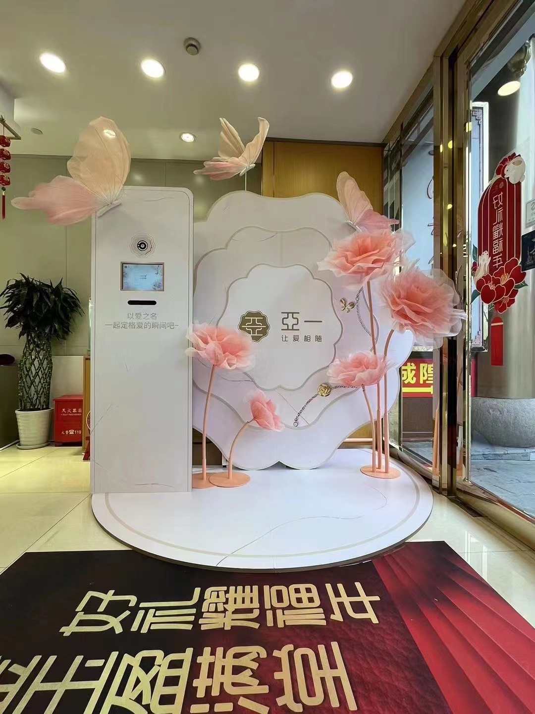 即刻漫画拍照打印机 拍照互动 商场 漫展 游乐园吸睛引流暖场