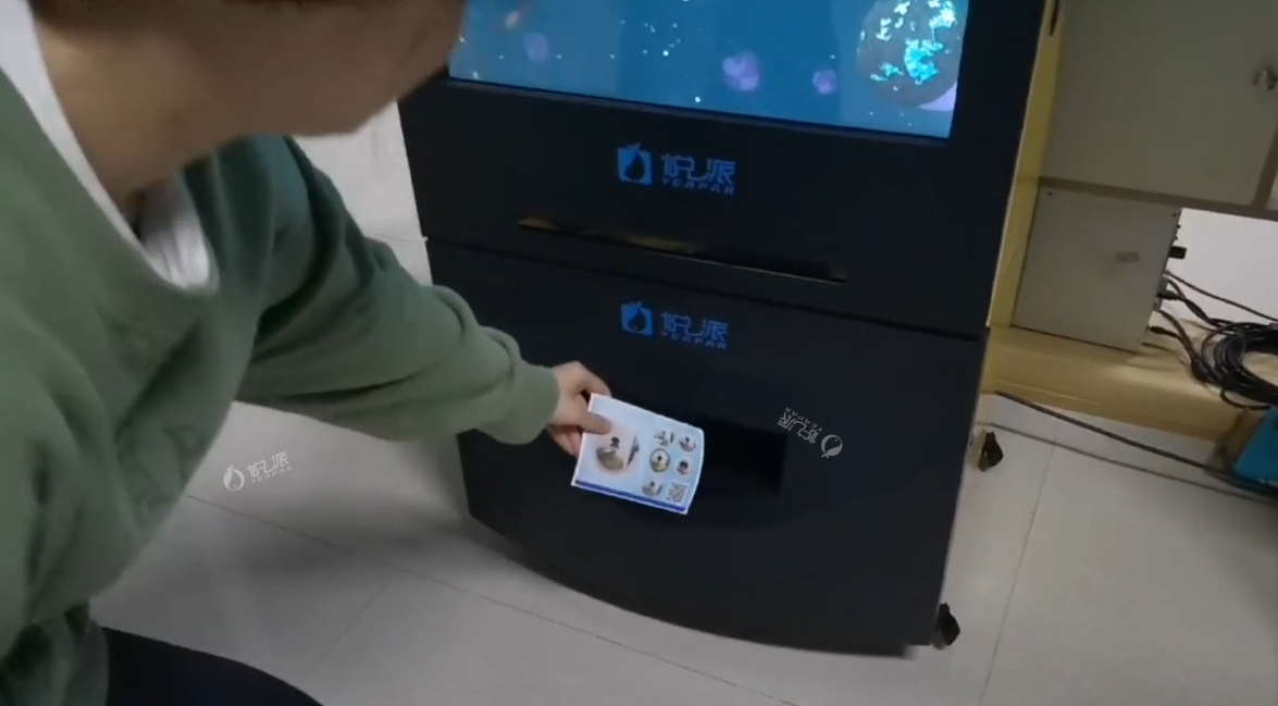 线下活动暖场互动——现场定制胸章
