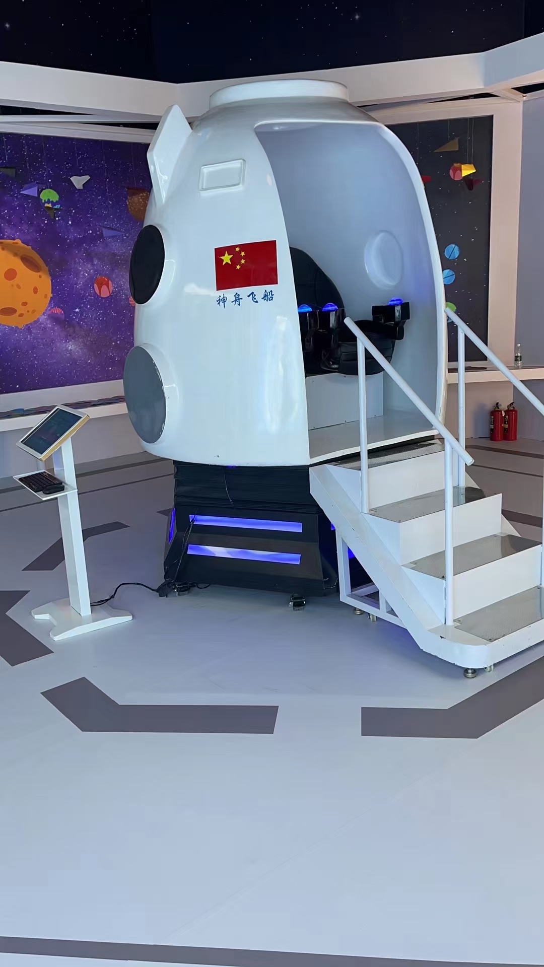 VR设备 VR9D蛋椅 VR赛车 VR神州飞船 VR飞机