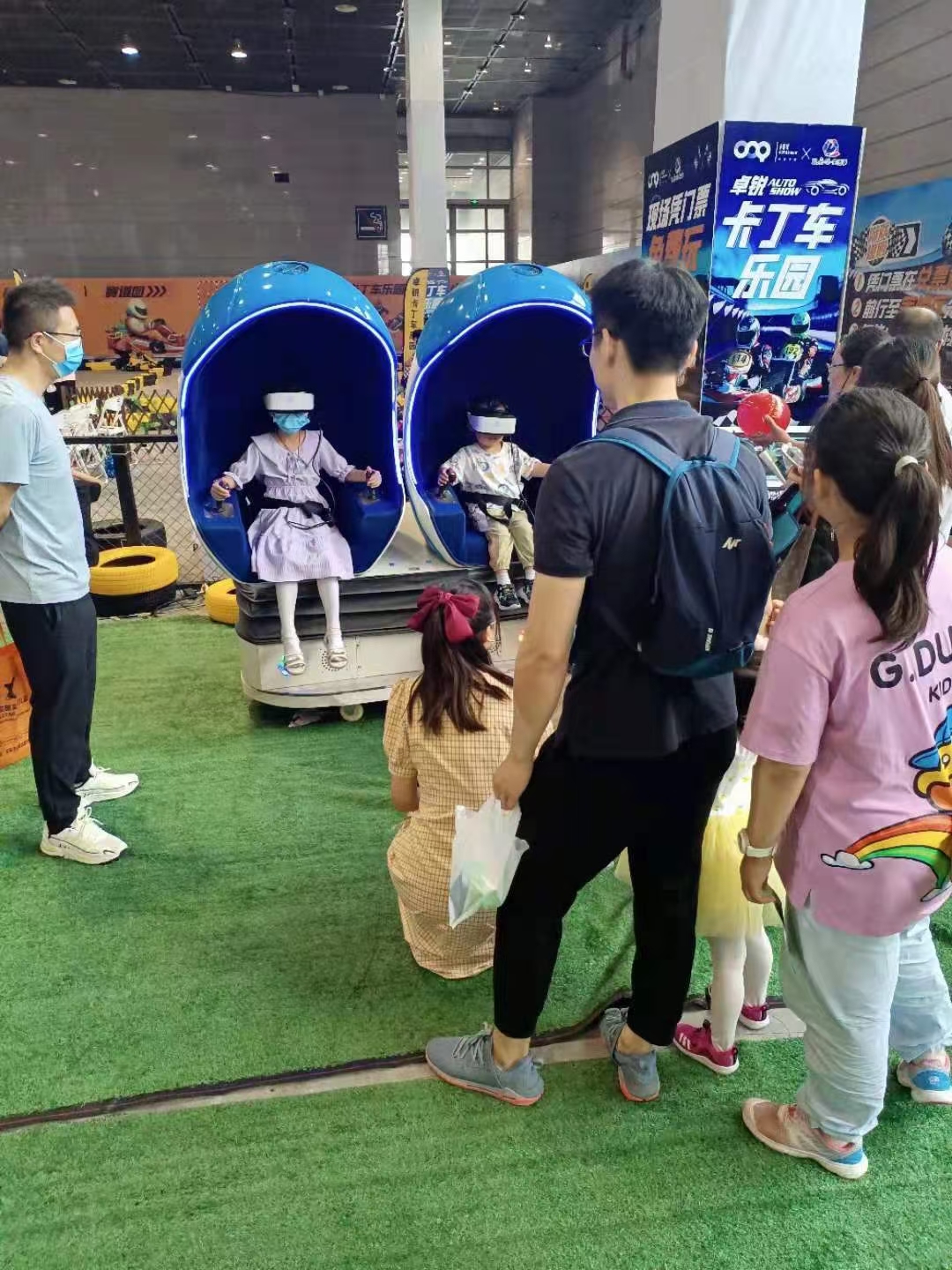 VR设备 VR9D蛋椅 VR赛车 VR神州飞船 VR飞机