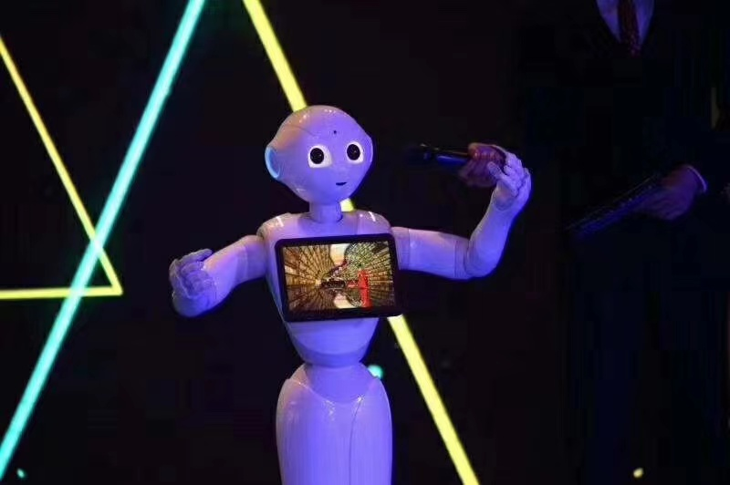 pepper迎宾机器人