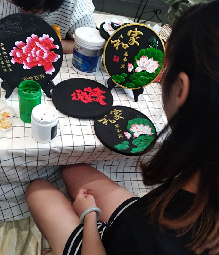 炭雕彩绘