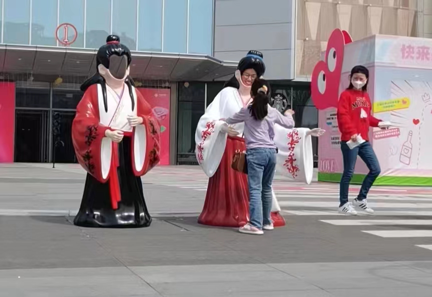 国风拍照雕塑