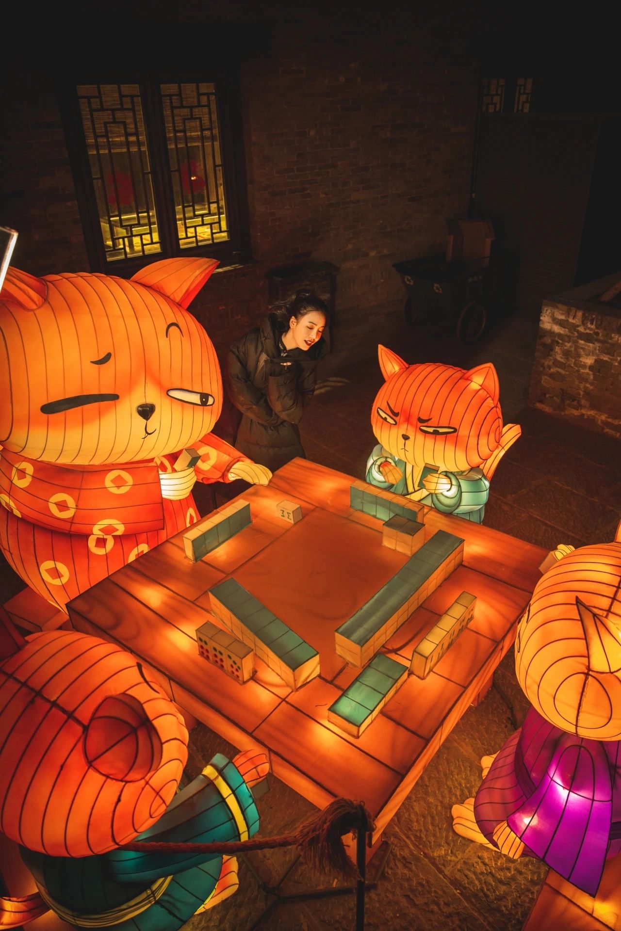 <font style="color: #FF8F00 !important;">猫</font>包围系列主题花灯