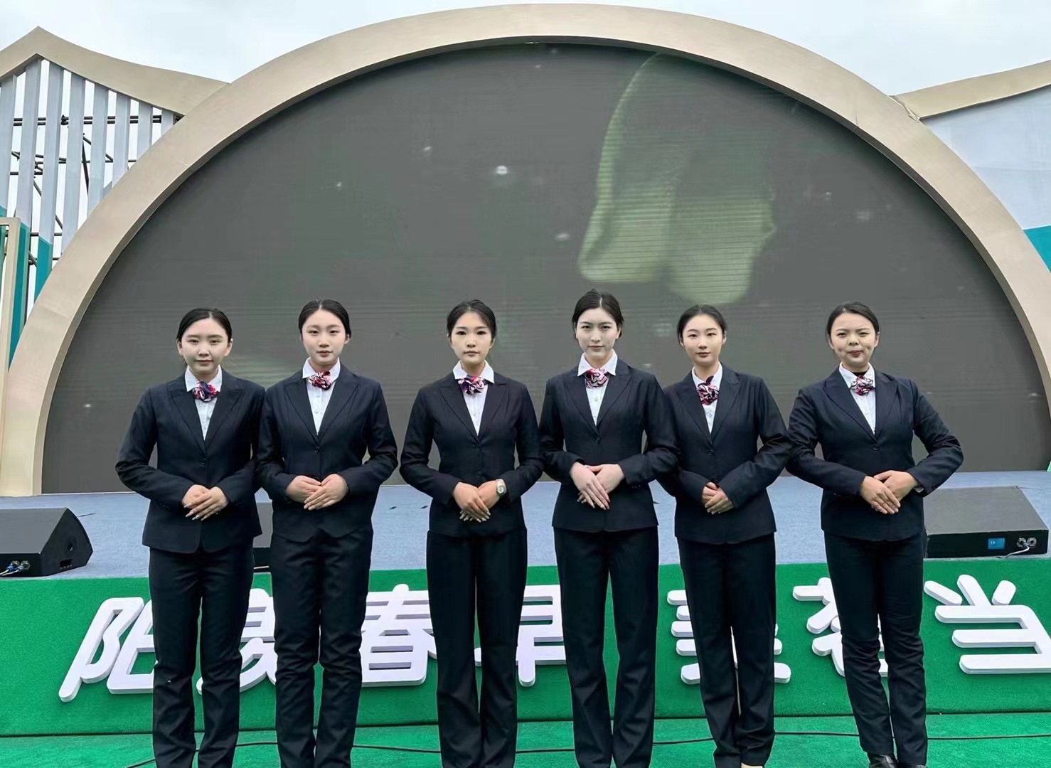 上海亦荨——兼职人员，礼仪，模特，车美，保安，地推，演艺