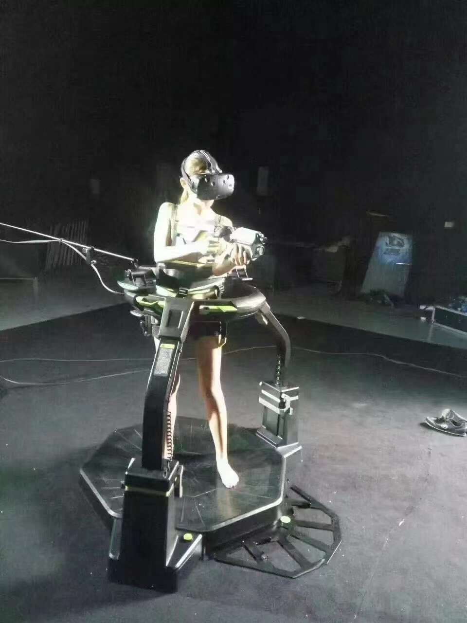 VR设备科技互动游戏设备机器vr机器人