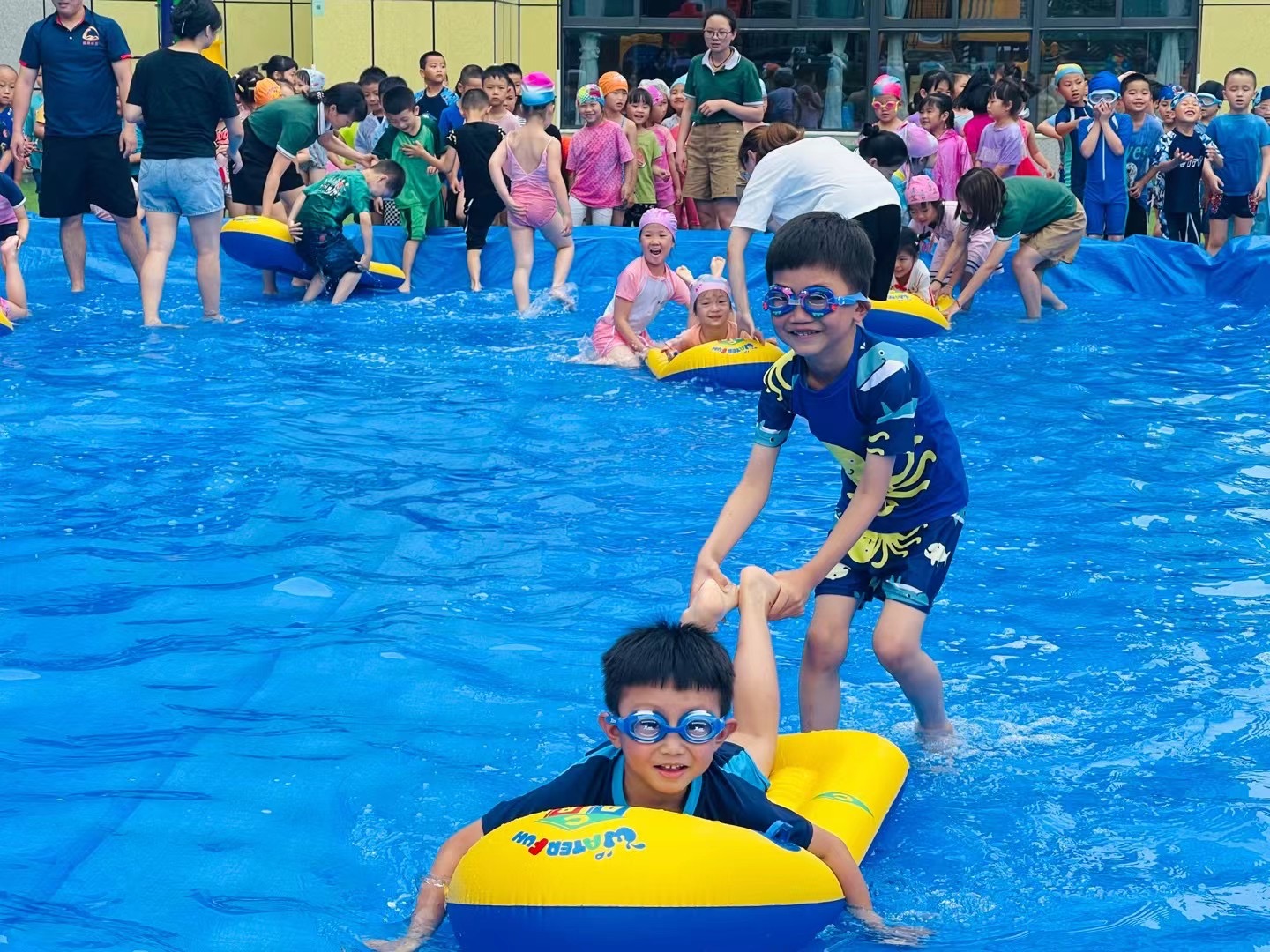 夏日亲子泡沫活动