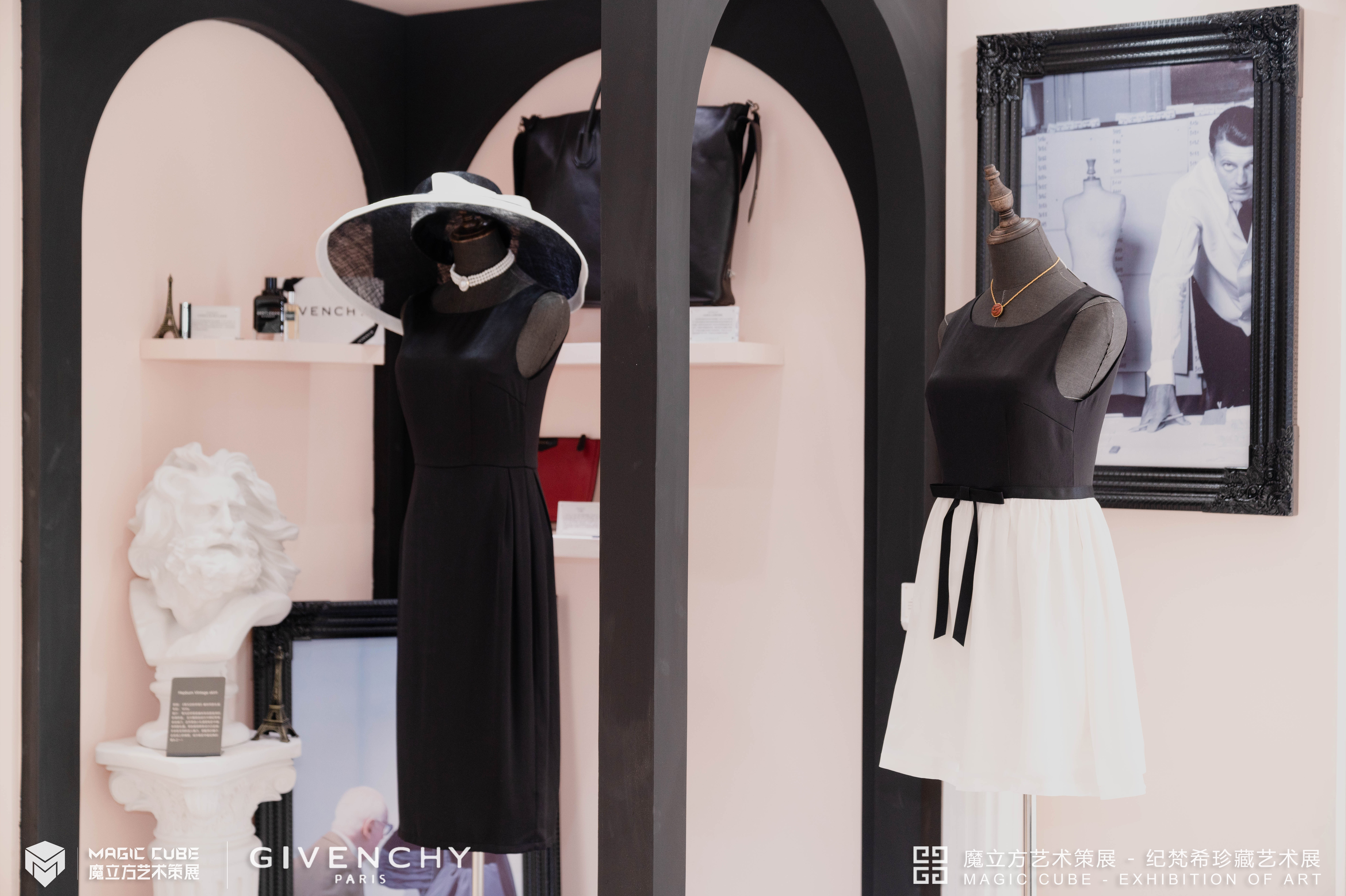 GIVENCHY  纪梵希箱包艺术展
