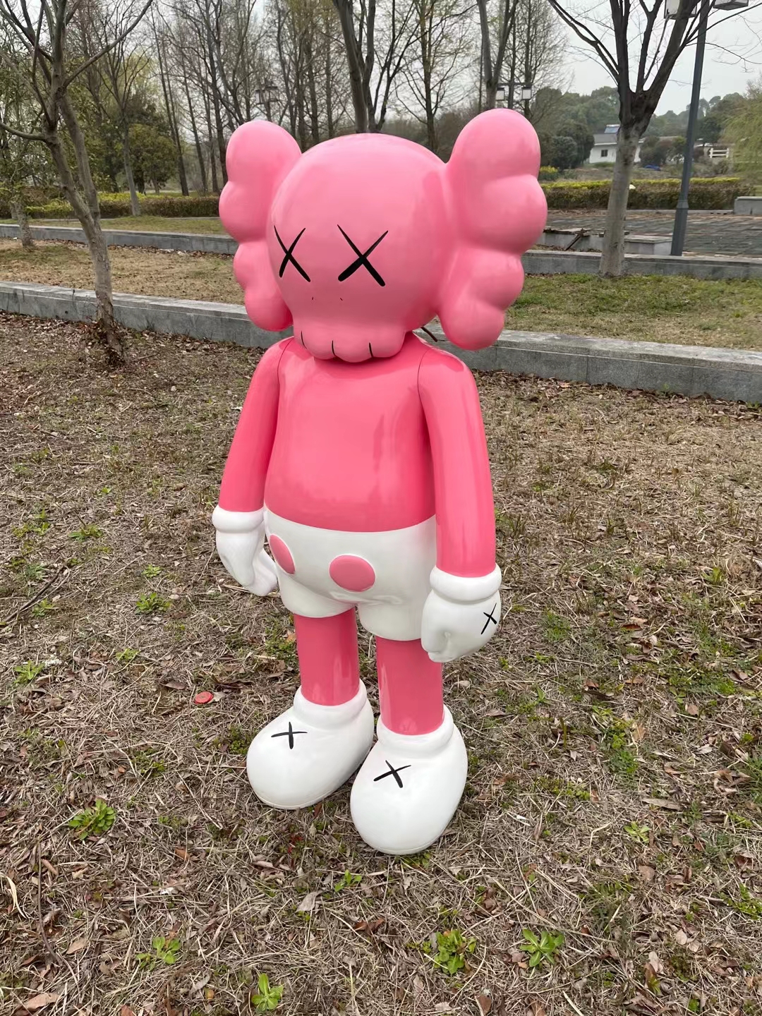 KAWS雕塑